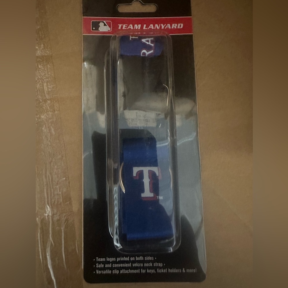 BRAND NEW Texas Rangers lanyard